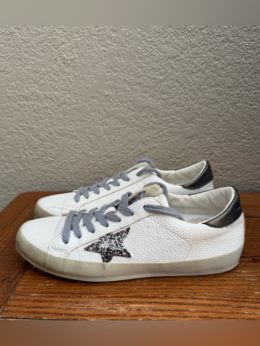 Shu Shop W Sz. 7.5 Paula Star Distressed Pre-Scuffed Sneakers Streetwear